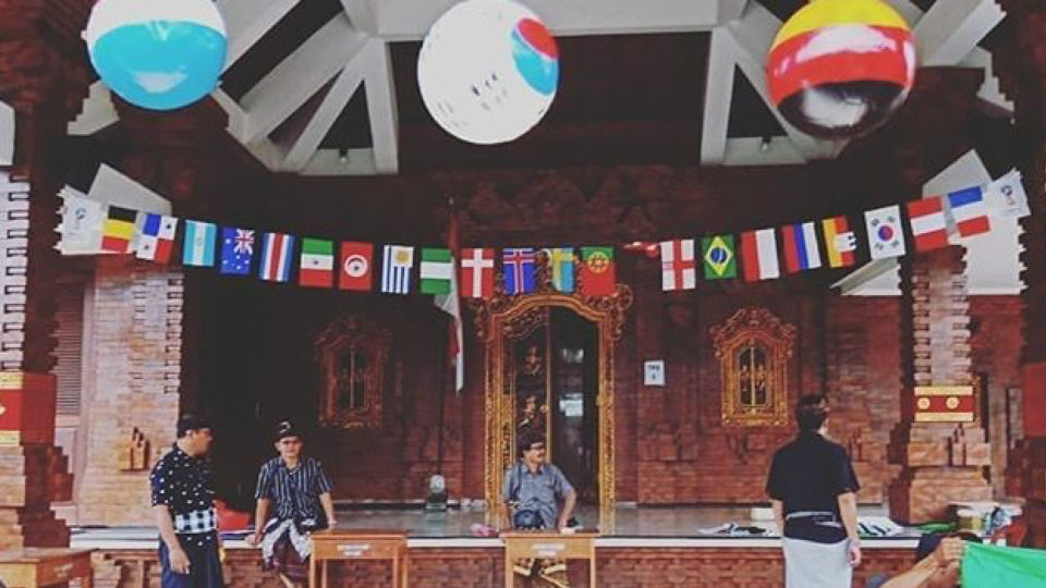 Desa Adat Sempidi, Mengwi went for a World Cup theme at their polling station. Photo via Info Badung