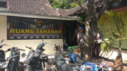The West Denpasar Police holding facility where the five men escaped by busting through the roof from the bathroom ceiling. 