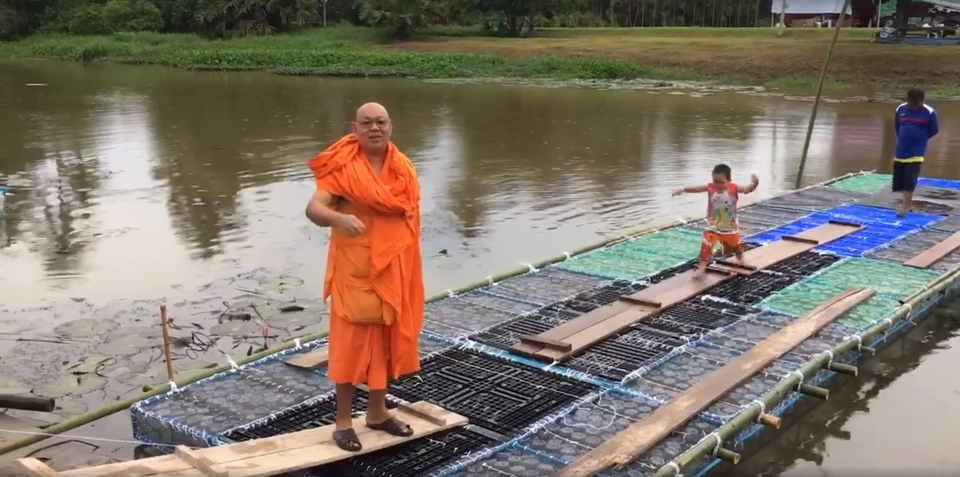 The beginning of bridge construction. Photo: Facebook/ Wat Thong Noppakun 