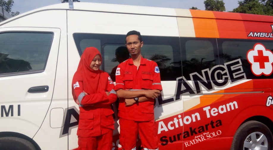 Neo dan Roni, part of the the Indonesian Red Cross (PMI) medical team in Surakarta that was on call during last year’s Lebaran. Photo: PMI Palembang
