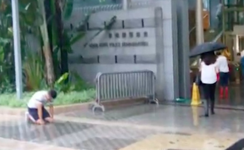 Screengrab via Apple Daily video.