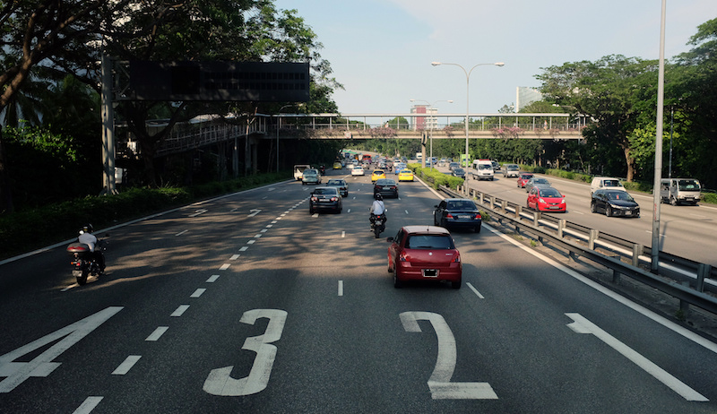 Loads of private-hire cars on the roads nowadays. Photo: Jnzl’s Photos/Facebook