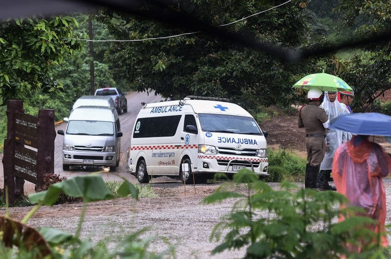 An ambulance leaves from the Tham Luang cave area as the operations continue for those still trapped inside the cave in Khun Nam Nang Non Forest Park, July 10, 2018. Photo: AFP
