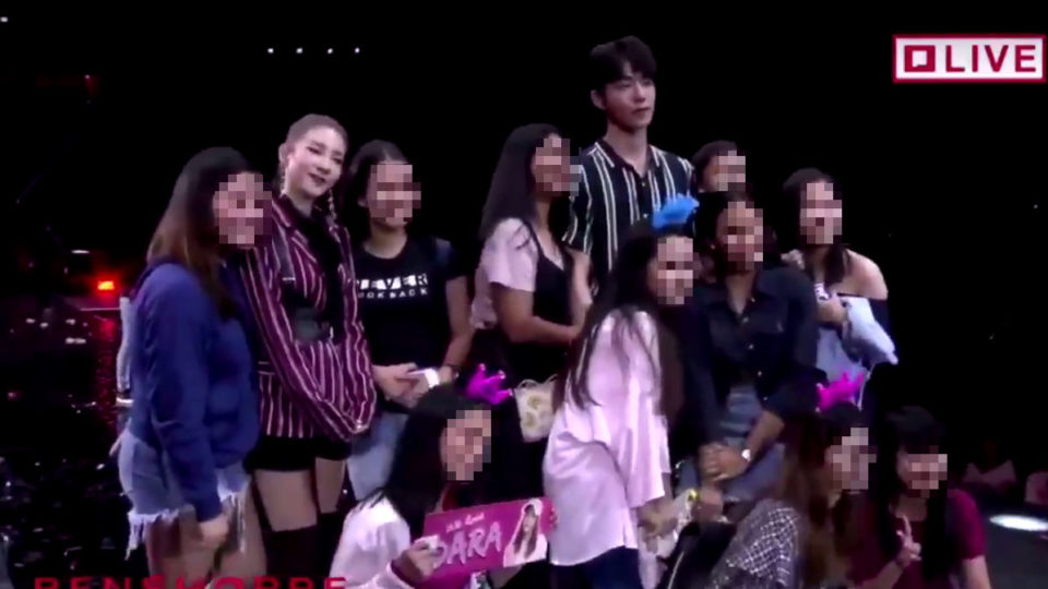 Screenshot from @kyung_hoe Twitter video. 