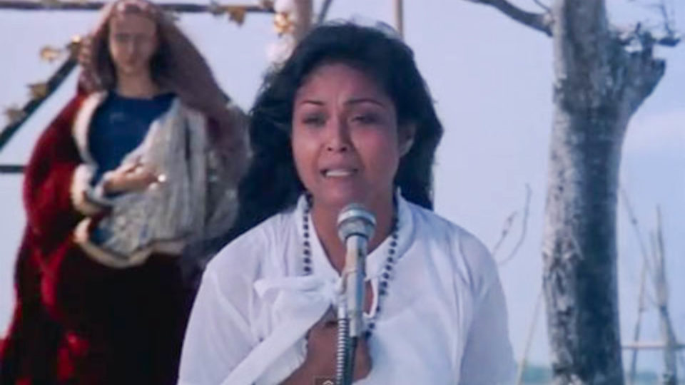 Nora Aunor in a scene from Himala. (Photo: Courtesy of Experimental Cinema of the Philippines) 