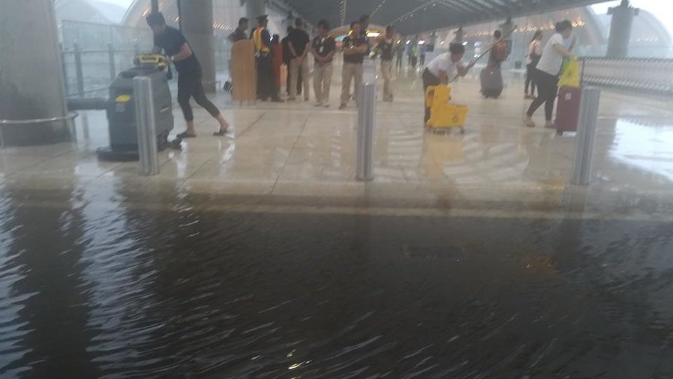 The new Mactan Cebu Airport experiences flooding. Photo from Facebook user Xig Abadilla.