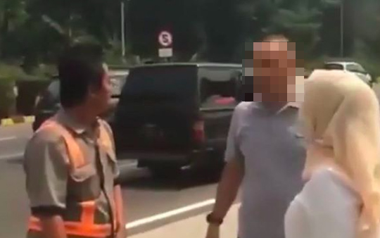 MA (Middle), suspect for assault on a minor on the Jagorawi toll road Wednesday. Photo: Instagram/@jktinfo