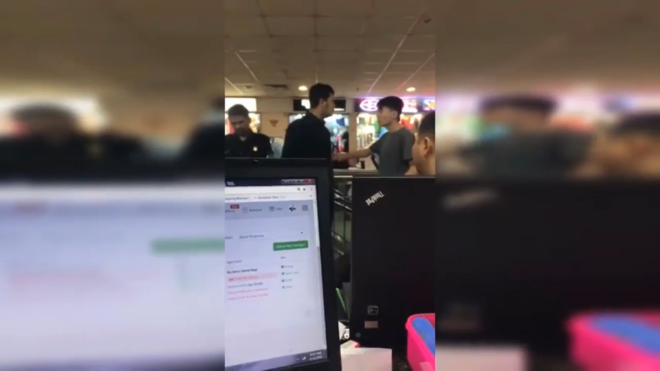 Incident at Tanah Abang’s Blok B Mall on Friday August 17. Screenshot: Youtube 