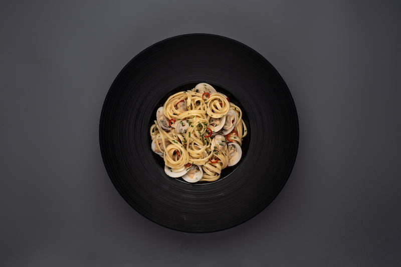 Aglio olio linguine. Photo: House of Mu