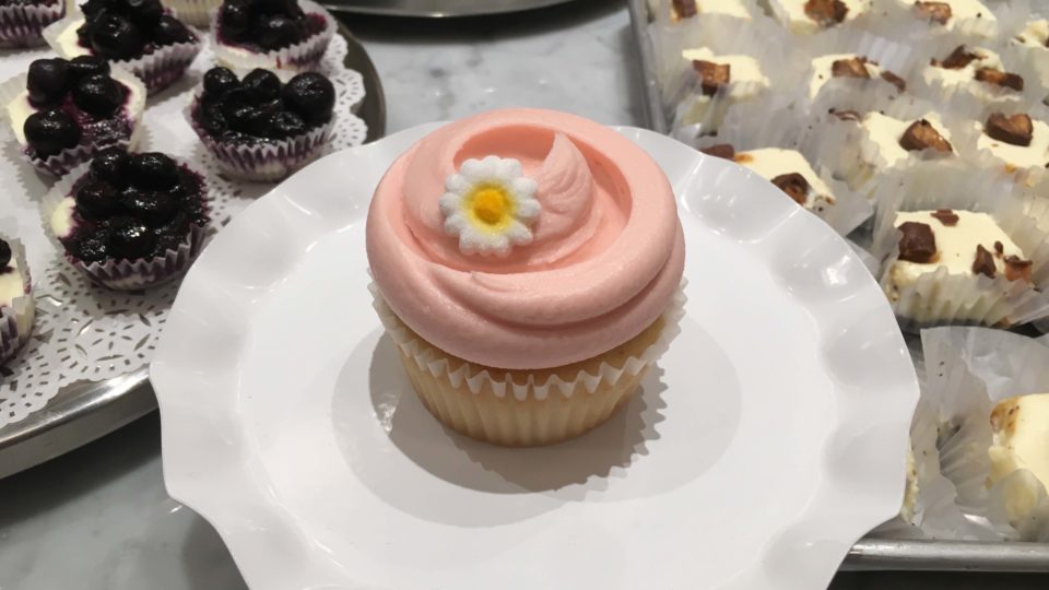 The Carrie cupcake. Cupcake prices start at PHP120 (US$2.26) (Photo: Therese Reyes)