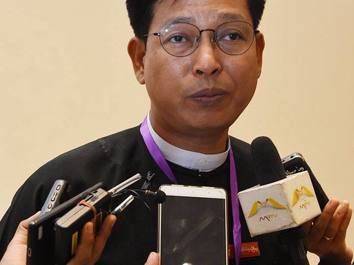 Myanmar government spokesman Zaw Htay speaks to reporters on Aug. 28, 2018. Photo: MOI