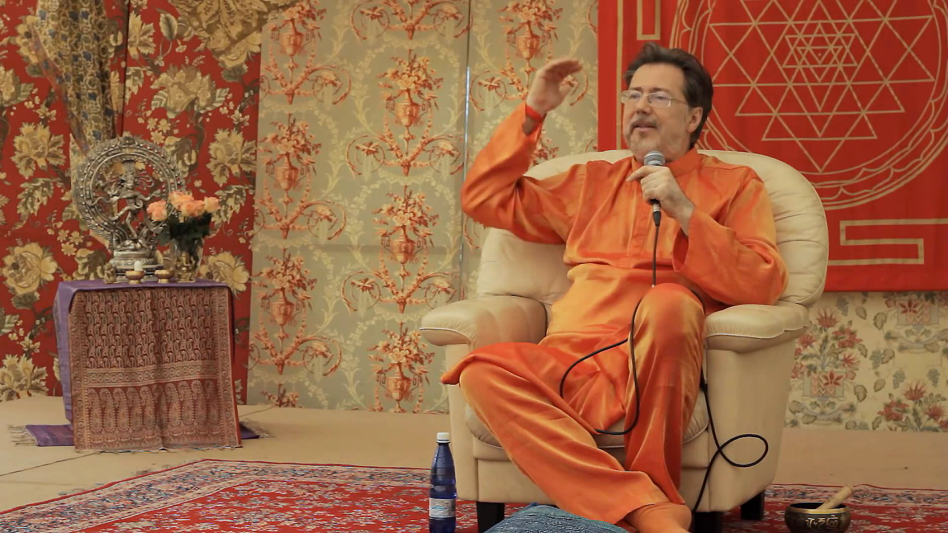 Narcis Tarcau speaks at 
Somananda Tantra School
in 2013 — Screenshot:  
Somananda Youtube/ Tantra School
