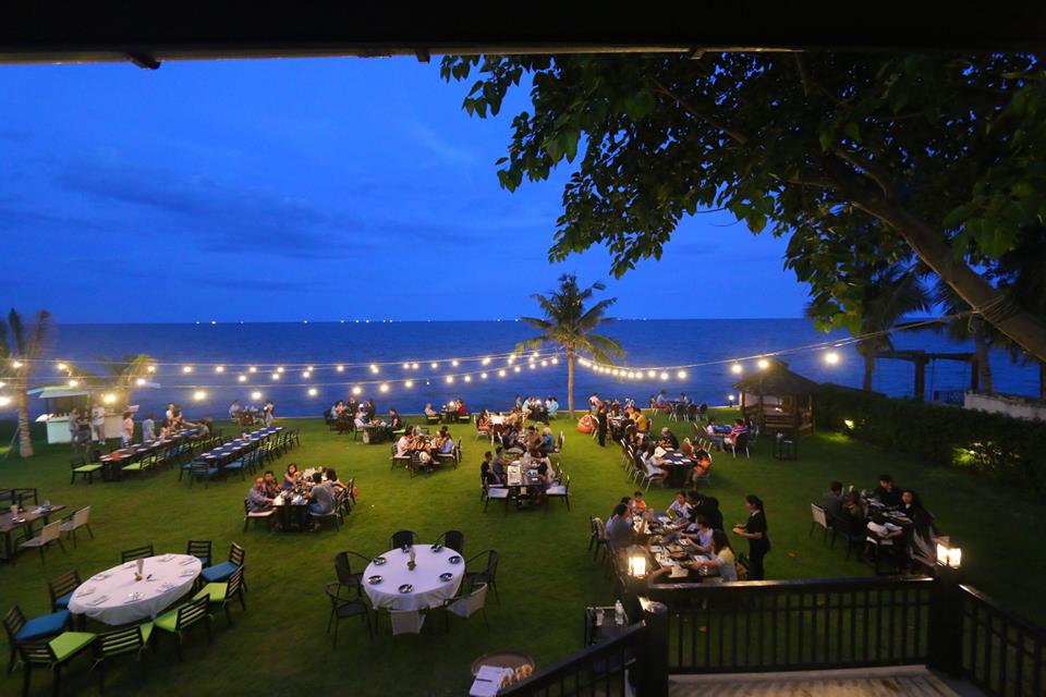 Baan Dum This 'black house' by the sea serves up fresh seafood and