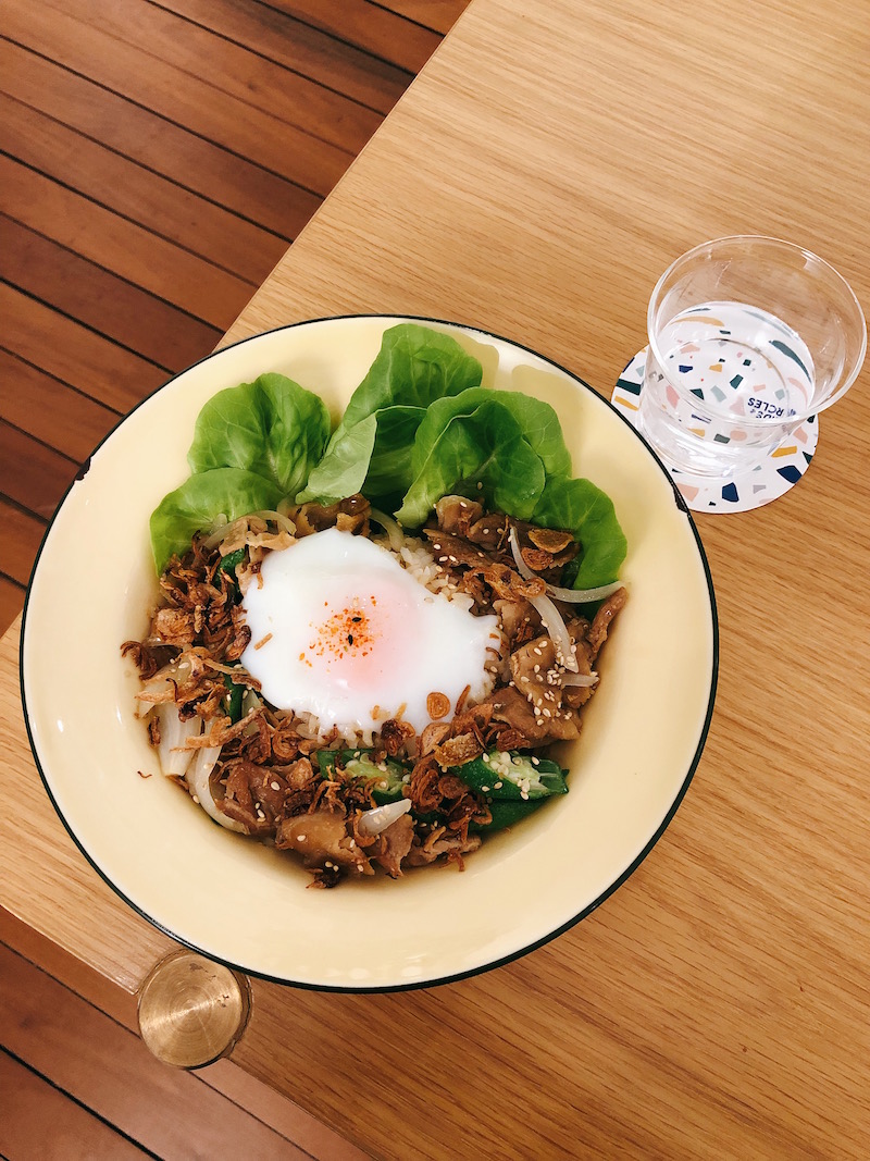 Pork rice bowl. Photo: Coconuts Media