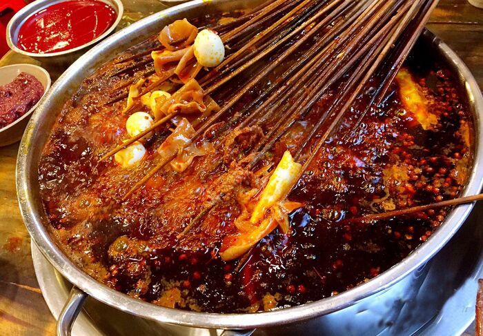 (Not the dish with duck’s blood). Photo: Li Ji Chuan Chuan Xiang 李记串串香 / Facebook