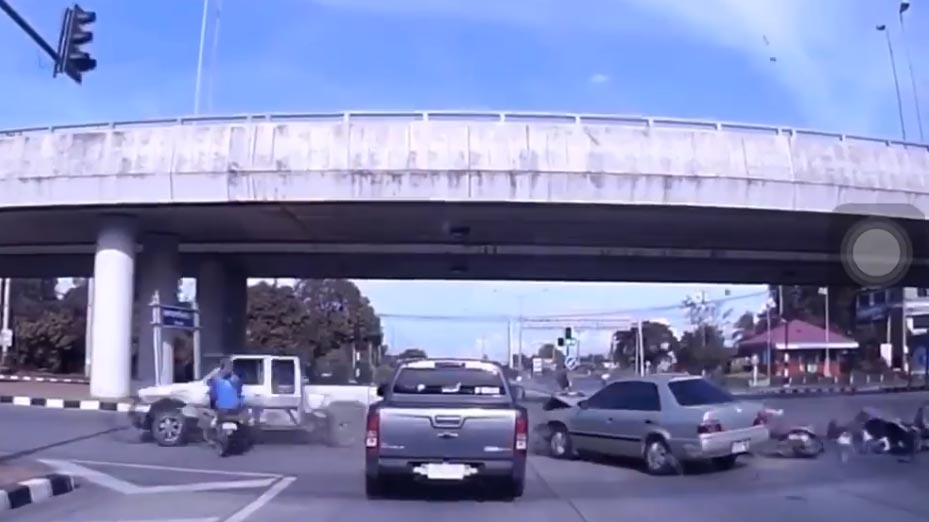 Screenshot: Pimpakarn Deesmuer/ Facebook