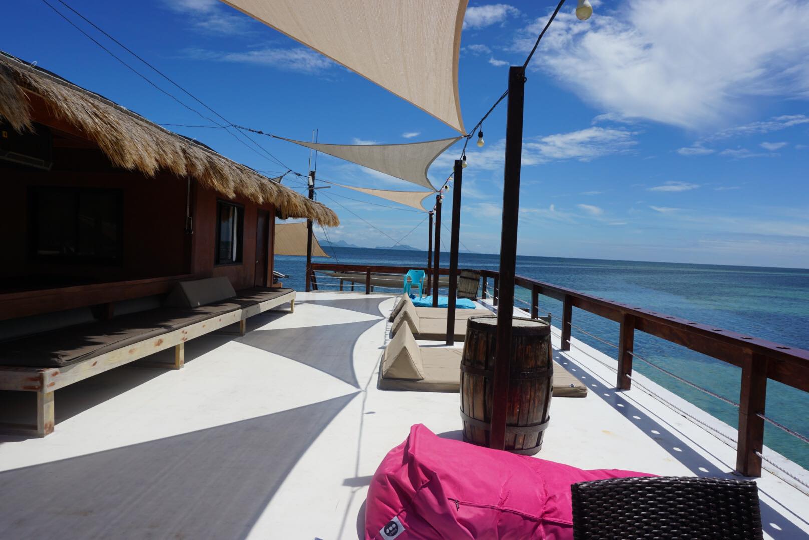 TawHai floating bar. Photo: Kaka Corral