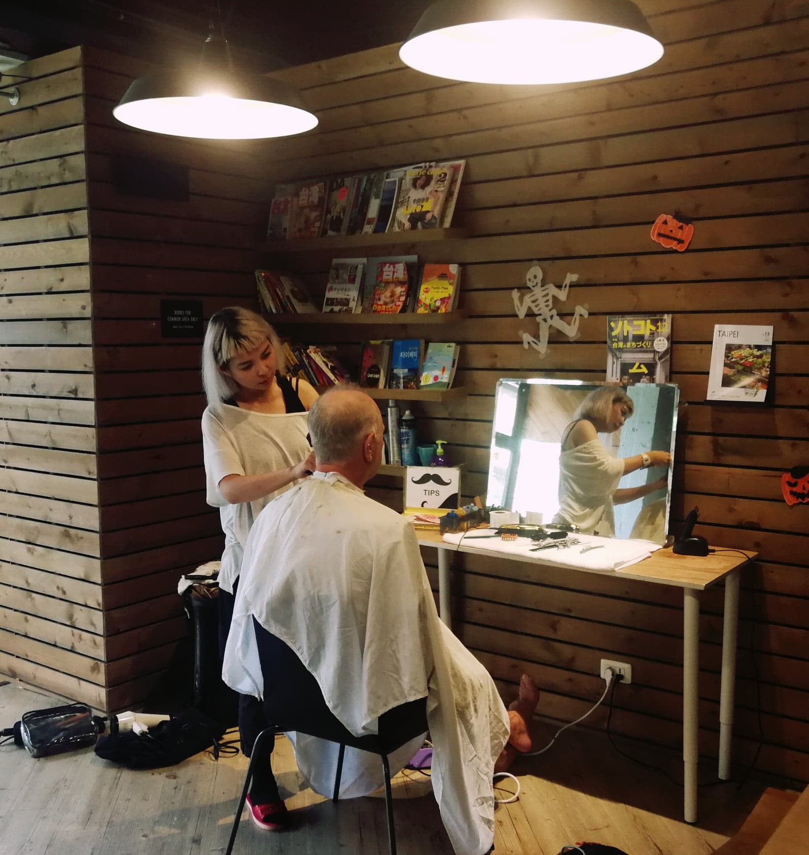 Megan Li at work. Photo: Laurel Tuohy/Coconuts