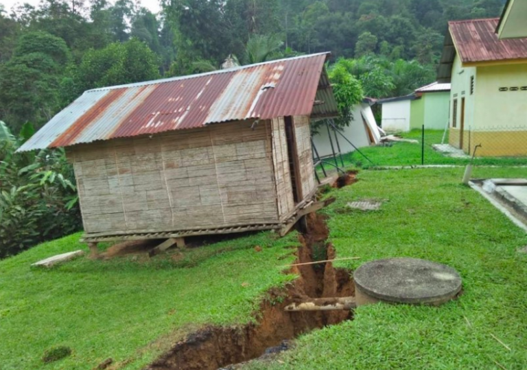 via Perak Minerals and Geoscience Department