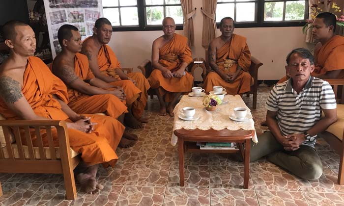 Some of the monks that participated in the rescue -- Photo: Sanook