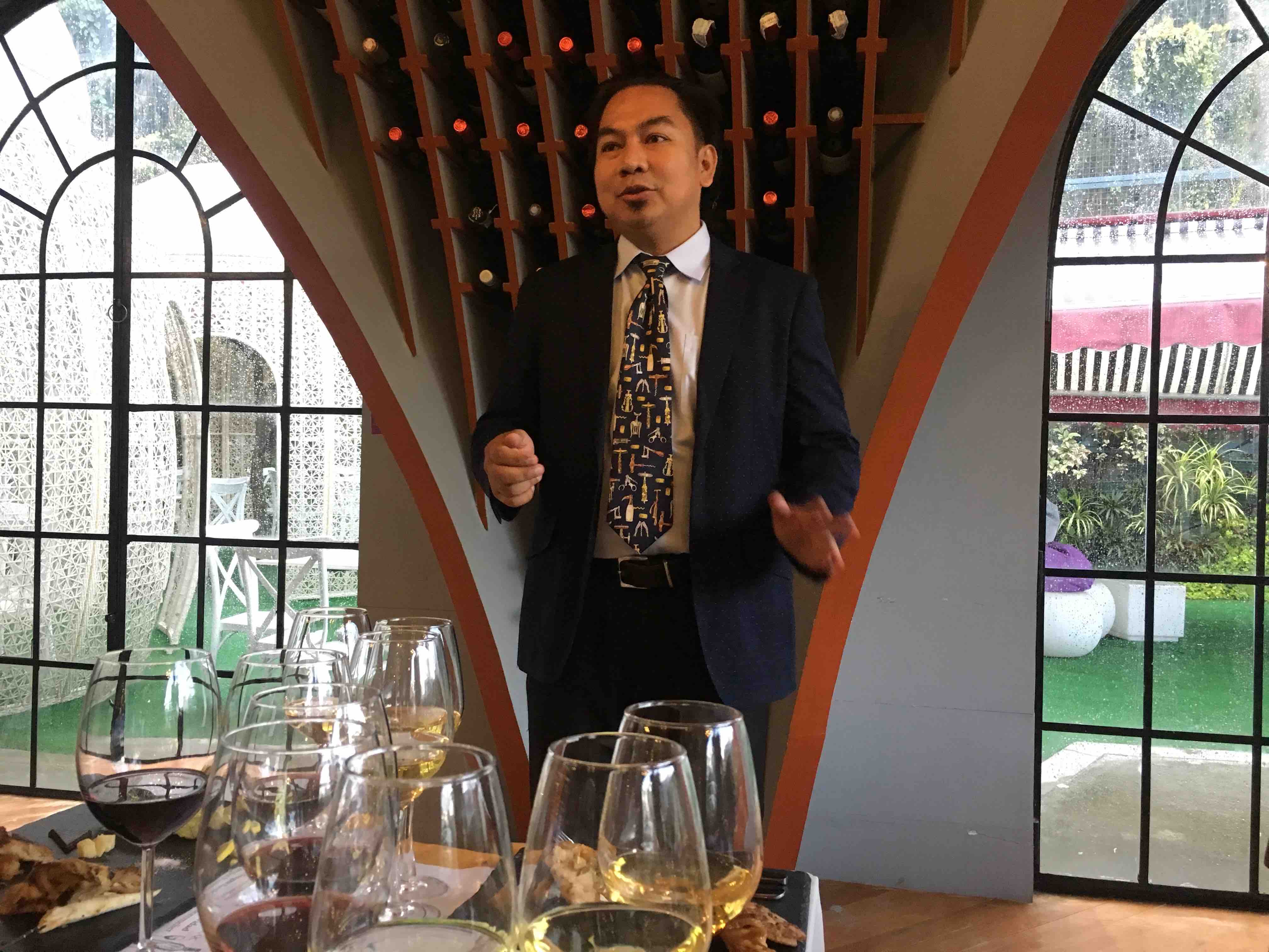 Sommelier Isagani Natividad. (Photo: Therese Reyes)