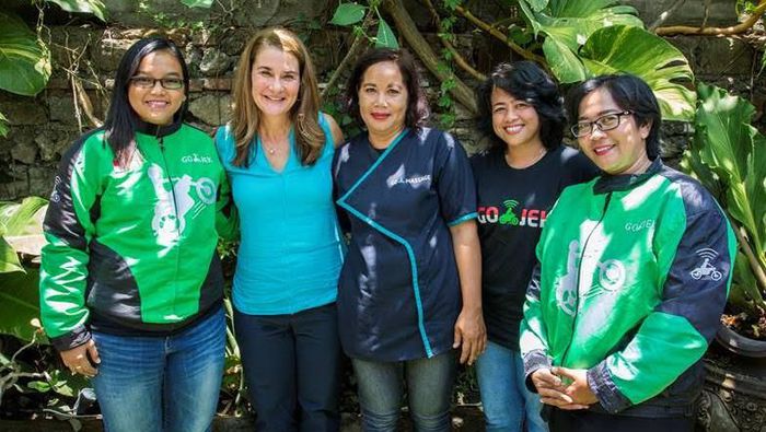 Melinda Gates meets with female drivers from Go-Jek. Photo: Gates Archive via Detik