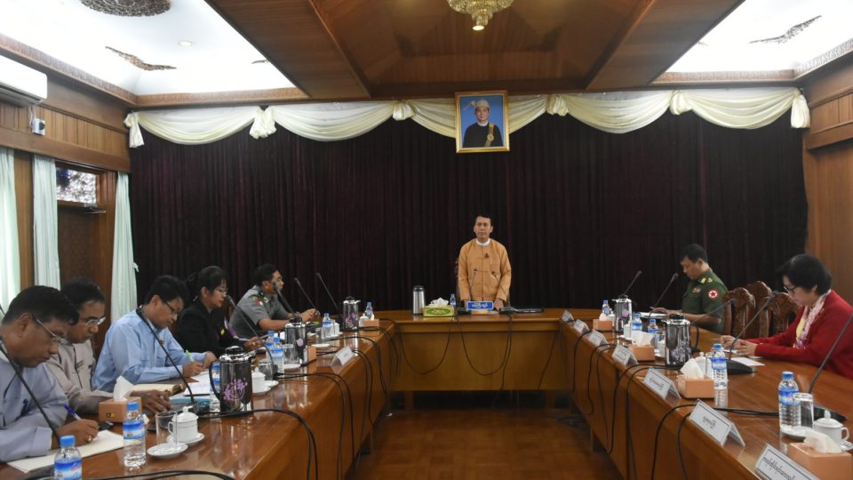 Yangon Region chief minister Phyo Min Thein holds a cabinet meeting on Oct. 11, 2018. Photo: Facebook / Phyo Min Thein