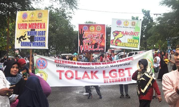 Anti-LGBT protesters in the West Sumatran capital of Padang on Sunday, November 18, 2018. Photo: Padang DPRD / Facebook