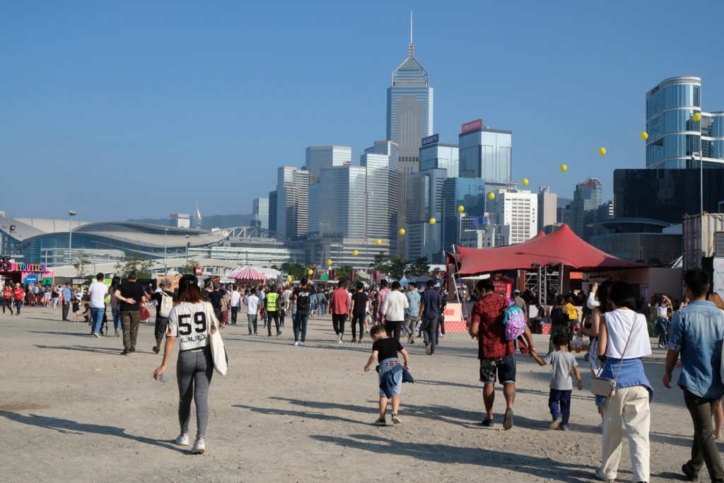Crowd at day three of Clockenflap 2018. Photo by Tomas Wiik.