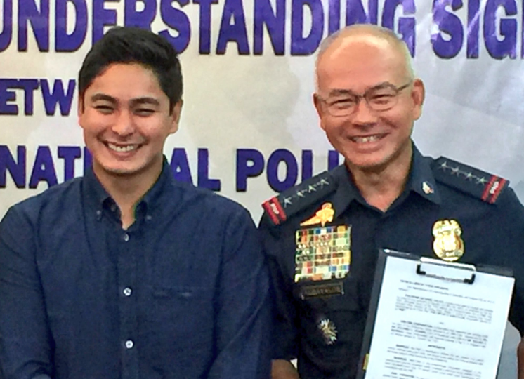 Ang Probinsyano lead star Coco Martin with Philippine National Police chief Director General Oscar Albayalde today during the signing of the memorandum of agreement. Photo:  Zhander Cayabyab/ABS-CBN News