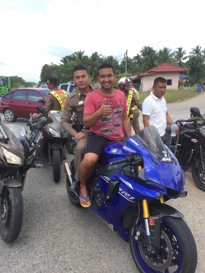 The nearby civilian, who joined the chase. Photo: Facebook/ Metagool Pattanasingh