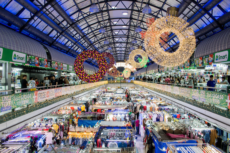 Greenhills' Shopping Center's famous 'tiangge' (flea market). (Photo: Jacques Manuntag)