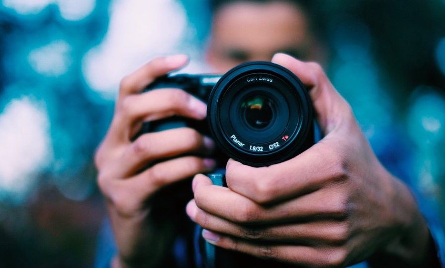 Photographer Putu Manuaba lured in his victims with the promise of a modeling career. Photo by Pixabay.