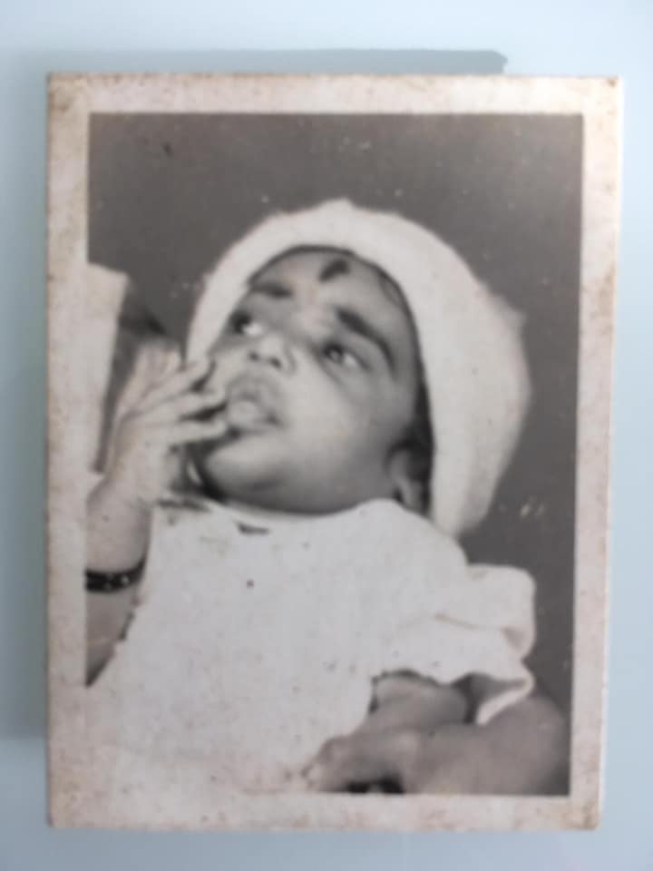 Jen's photo when she was a baby, taken in the mid-1970s (Photo: JEn Vaz / Facebook)