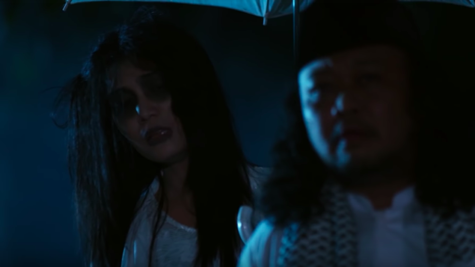 ‘Si Manis Jembatan Ancur’ parodies a classic Indonesian horror film, ‘Si Manis Jembatan Ancol’, for political points. Photo: Youtube/Kolaborasyik