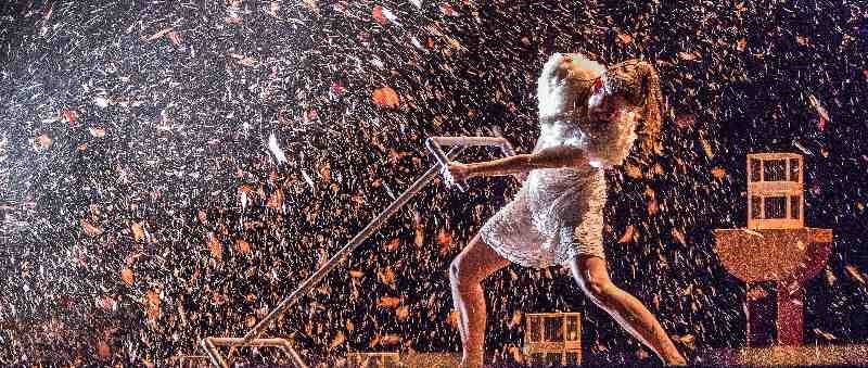 Dutch dance company De Stilte will be presenting “Flying Cow” this Saturday at Teater Salihara.