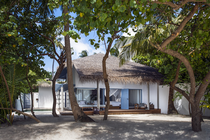 Beach villas. Photo: Raffles Maldives Meradhoo