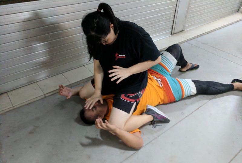 Qiu illustrating a palm strike. Photo: Qiu Yunquan/Kapap Academy