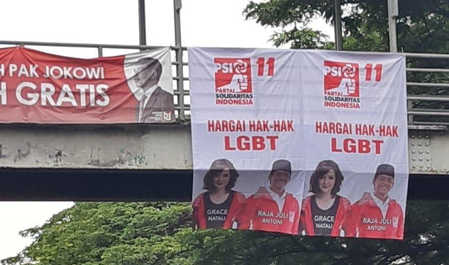 Banners hung in some locations in Jakarta this morning saying “Respect LGBT rights” and featuring the logo of the Indonesian Solidarity Party and photos of its chairperson and secretary general. Photo: Twitter