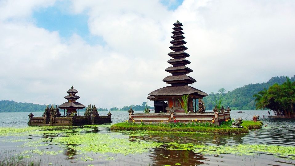 Pura Ulun Danu, Beratan Lake. Photo: Pixabay