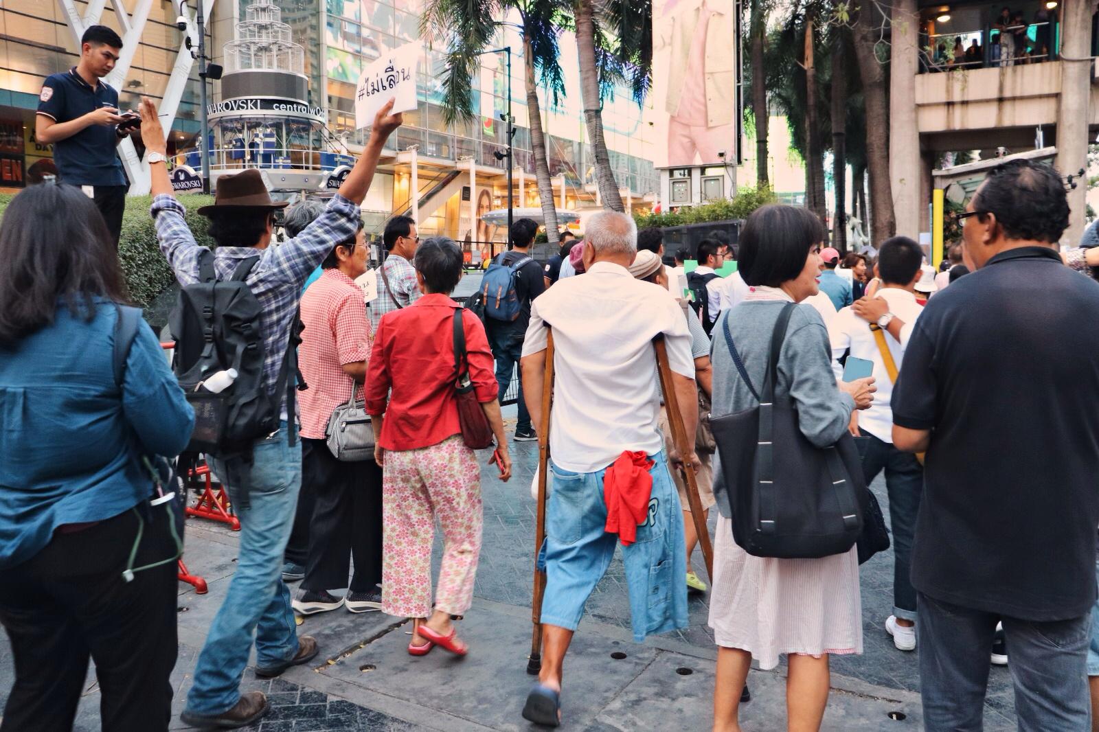 Yesterday afternoon's protest in Bangkok’s downtown. Photo: Teirra Kamolvattanavith/ Coconuts Media