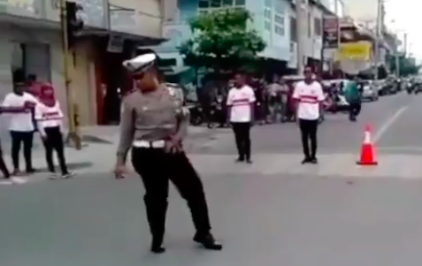 Photo: Twitter / @DivHumas_Polri