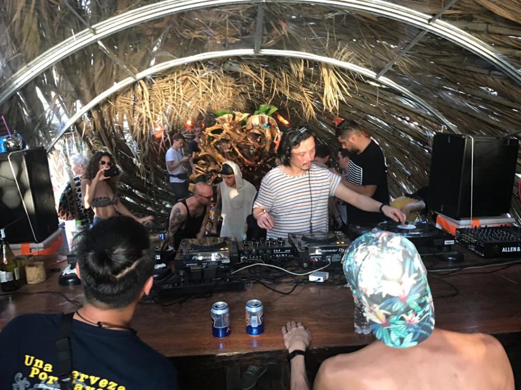 Tanya Zainuddin/Victor Goh