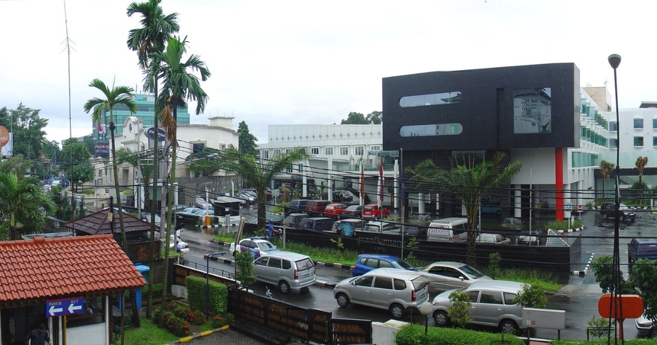 Jl Kemang Raya, South Jakarta. Photo: Wikimedia Commons
