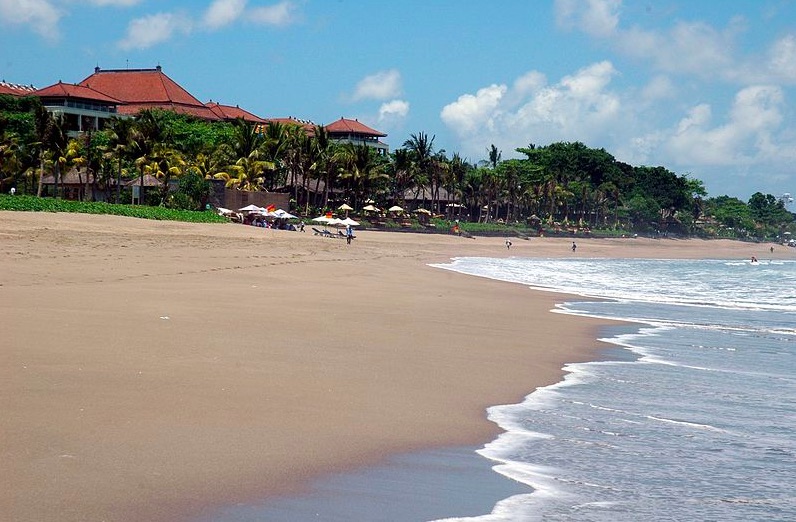 Petitenget Beach. Photo: Wikimedia Commons