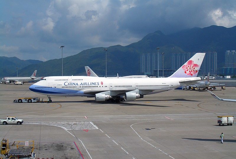 A China Airlines plane on the tarmac at Hong Kong International Airport in 2007. Photo via NagamasaAzai.