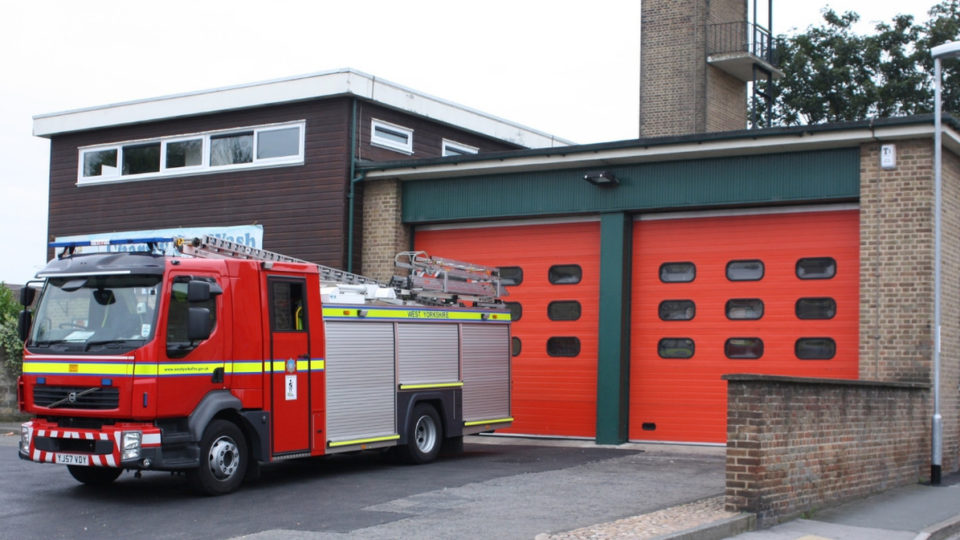 Photo illustration: Wikimedia Commons / deltaalpha24 (CC-by-2.0)