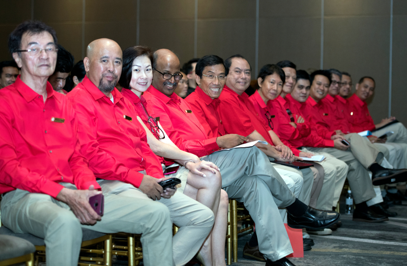 Members of the Singapore Democratic Party, flanked by chairman Paul Tambyah, secretary-general Chee Soon Juan and vice-chairman John Tan (fourth, fifth and sixth from left) (Photo: Singapore Democratic Party)