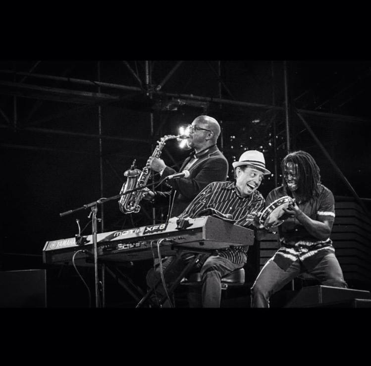 Photo: Sergio Mendes Facebook page.