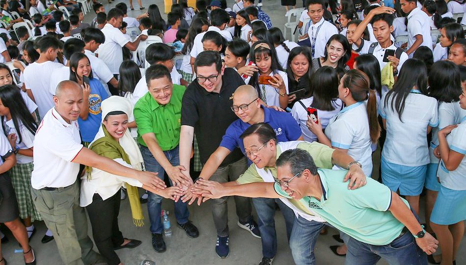 Opposition candidates at a campaign sortie in Iriga, Camarines Sur. Photo: Jonathan Cellona/ABS-CBN News